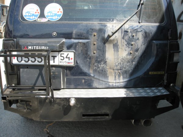 Задний силовой бампер на Pajero